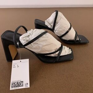 H&M Women's Shoe Size 6 Black Strappy Square Toe Block-Heeled Sandals NWT
